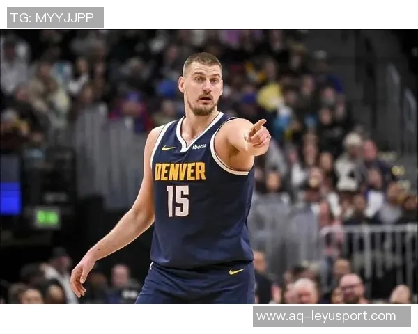 斯潘塞琼斯：掘金替补席对约基奇的表现感到无奈与失望